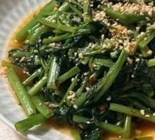 Stir-Fried Water Spinach with Garlic