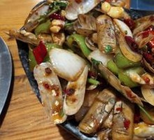 Spicy Stir-Fried Clams