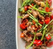 Stir-Fried Beef with Yellow Onion