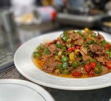 Stir-Fried Beef with Yellow Onion