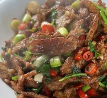 Stir-Fried Beef with Yellow Onion