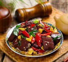 Sautéed Duck Blood with Pickled Chilies in Clay Pot
