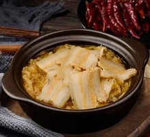Sour Cabbage and Pork in Clay Pot