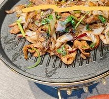 Grilled Lamb on Hot Plate