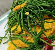 Sandy Onion Stir-fried with Local Eggs