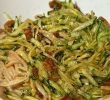 Hand-extruded noodle soup