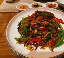 Stir-fried smoked bamboo shoots