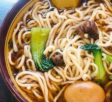 Sauce-Flavored Beef Noodles