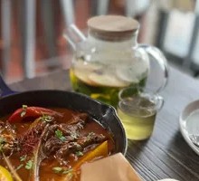 Ethiopian Spicy Lamb Shank Pot + Pita Bread