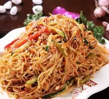 Shredded Potato and Beef Noodles