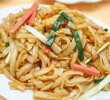 Stir-fried Rice Noodles with Egg and Shredded Pork