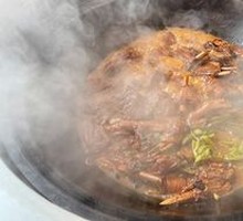 Stewed Goose in Iron Pot