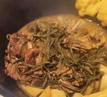 Stewed Goose in Iron Pot