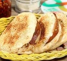 Pork head sandwich in baked flatbread