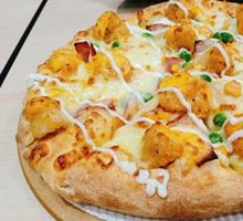 Golden Yolk Chicken Pizza