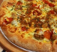 Classic Italian Meat Sauce Pizza