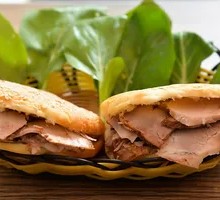 Braised Pork Belly in Flatbread