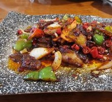 Spicy Stir-Fried Pigskin