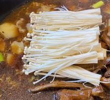 Stewed Goose in Iron Pot