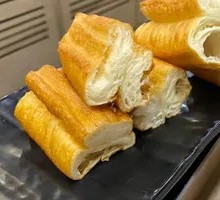 Old-style fried dough sticks