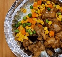 Braised Chicken with Mushrooms in Clay Pot Rice