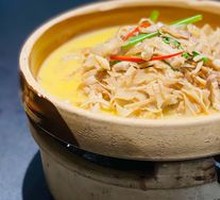 Spicy Pot with Dried Bamboo Shoots and Pig's Tripe