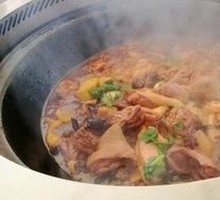 Rooster Pot