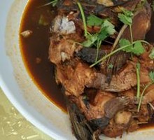 Braised Fish Head with Flatbread
