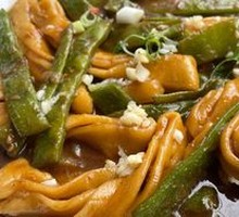 Braised Pork with Steamed Buns