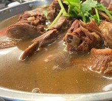 Stewed Goose in Iron Pot