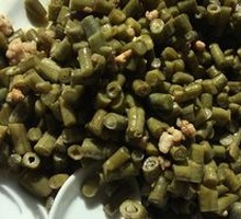 Stir-fried minced pork with soybean sprouts