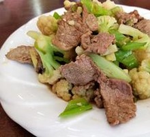 Stir-Fried Cauliflower with Pork Slices