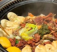 Stewed Pork Ribs in Iron Pot