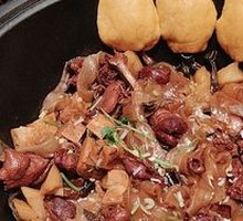 Stewed Goose in Iron Pot