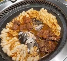 Stir-fried Live Fish in Iron Pot