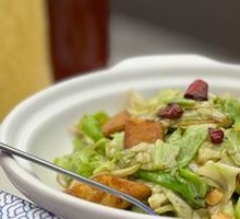 Stir-fried Cabbage with Cornbread