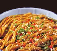 Braised pork with green beans and corn cakes