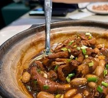 Braised Chicken Feet in Clay Pot