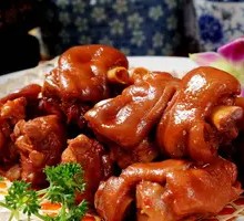 Stewed Pig Trotters with Green Pepper