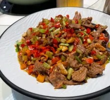 Stir-Fried Beef with Yellow Onion