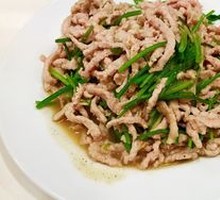 Stir-fried Pork Slices with Mustard Greens