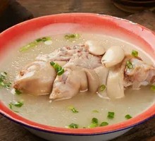Old Mother's Pig Trotter