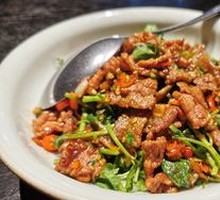 Stir-Fried Beef with Yellow Onion