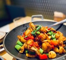 Stoneware Frog Legs with Beef