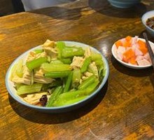 Celery with Yellow Skin Tofu Shreds