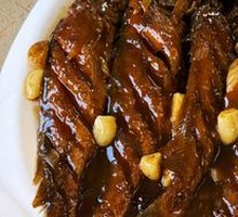 Braised Yellow Croaker with Garlic