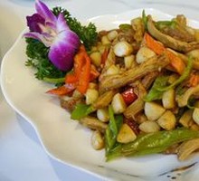 Braised Pork Intestines with Garlic