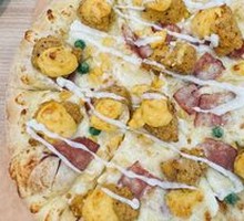 Golden Yolk Chicken Pizza