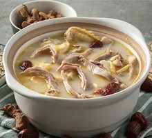 Peppered Pig's Stomach Chicken Soup with White Button Mushrooms