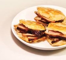 Braised Pork Belly in Flatbread